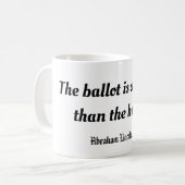 リンカーン、投票は弾丸より強い コーヒーマグカップ (正面左)