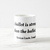 リンカーン、投票は弾丸より強い コーヒーマグカップ (中央)