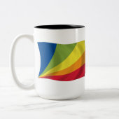 リンガフランカノヴァ国旗のマグカップ ツートーンマグカップ (左)