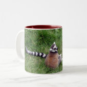 リングによって後につかれるlemursのマグ ツートーンマグカップ (正面左)