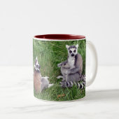 リングによって後につかれるlemursのマグ ツートーンマグカップ (正面右)