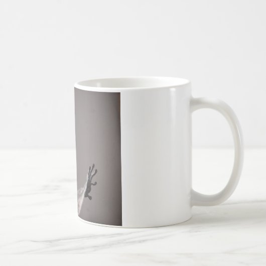 リングや輪によって後につかれるlemur コーヒーマグカップ (右)