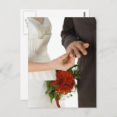 リングや輪を指に置く ポストカード (正面/裏面)