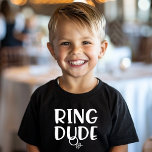 リングや輪ドゥードリングや輪ベアラ Tシャツ<br><div class="desc">この可愛らしい"リングや輪ダード"のTシャツで、あなたの小さなリングのベアラーを大きな日のために準備しなさい!このおもしろいスタイリッシュとティーは、式で重要な役割を遊楽しんでいる男の子に最適結婚である。可愛いデザインには「リングや輪デュデ」とリングが付いており、特別な機会に思い出に残る記念の品となっている。</div>