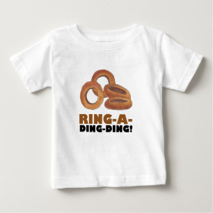リングや輪A-Ding-Ding玉ねぎリングや輪リングや輪ジャンクフードグルメ ベビーTシャツ