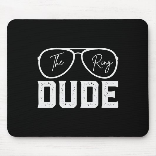 リングを運ぶ人 結婚式場のリングセキュリティ担当 マウスパッド (正面)