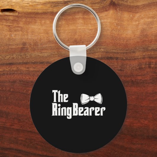 リングを運ぶ少年と蝶ネクタイの新郎 キーホルダー (正面)