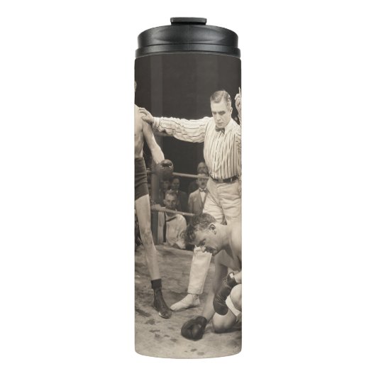 リングボクシングでボクサーを数えるレフェリー,ヴィンテージ タンブラー (正面)