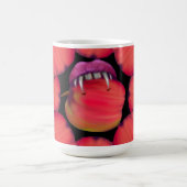 リンゴのボビングをするハロウィーンのヴァンパイア女王 モーフィングマグカップ (中央)