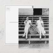 リンゴの収穫をする少女たち 1927年 ポストカード (正面/裏面)