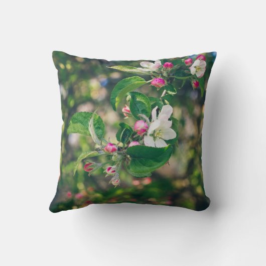 リンゴの花 クッション (裏面)