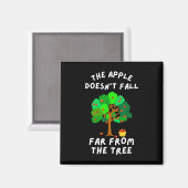 リンゴは木の秋ファミリーから遠くないおもしろい マグネット (正面/裏面)