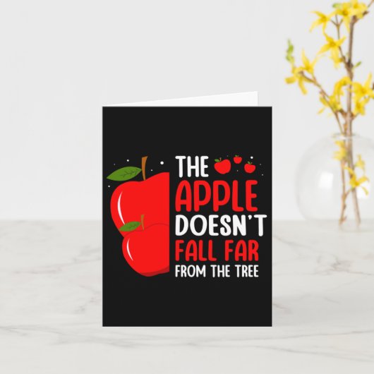 リンゴはApple Picの秋から遠くない カード (黄色い花)