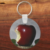 リンゴを一口食べる キーホルダー (正面)