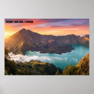 リンチャニ山の噴火口での日の出の壁画 ポスター
