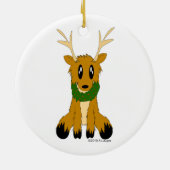 リースのオーナメントを持つ休日のクリスマスのトナカイ セラミックオーナメント (裏面)