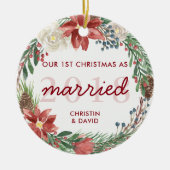 リースの初めてのクリスマスを写真結婚したとして セラミックオーナメント (正面)