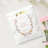 リースシンプルボホワイルドフラワーウェルカムベビーシャワー フェイバーバッグ (封をした状態)