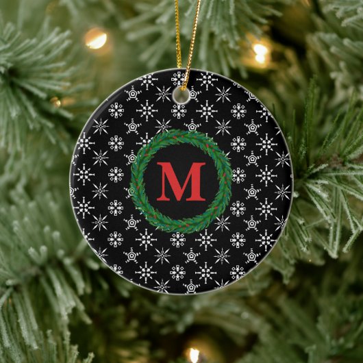 リースモノグラムあなたの名前ホワイトイエロースノーフレーク セラミックオーナメント (ツリー)