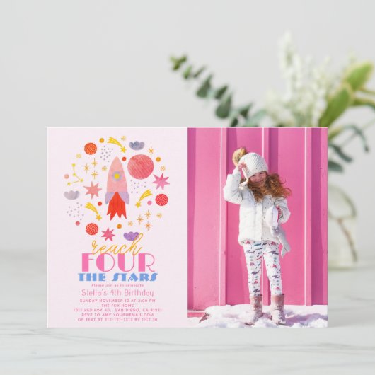 リーチフォーザスターズピンク宇宙フォト誕生日 招待状 (スタンド正面)