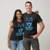 リードが似合わないほどクールなTシャツ – 面白いハスキー犬Tシャツ Tシャツ (ユニセックス)