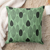 リーフパターン – 暗い緑の上に黒 クッション (ブランケット)