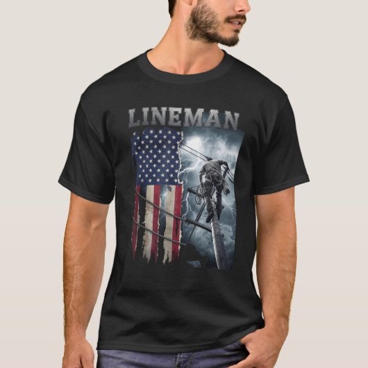 リーマンアメリカ国旗誇りを持ったの電気ケーブル労働者 Tシャツ (正面)