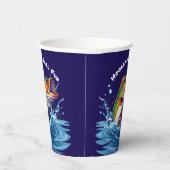 リールに引っ掛けられた魚おもしろい 紙コップ (右)