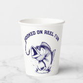 リールに引っ掛けられた魚おもしろい 紙コップ (裏面)