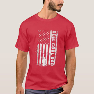 リールカッコいいパパフライ釣りパパ7月4日米国国旗 Tシャツ