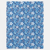 ルアウ（ハワイ式宴会）タイキ模様（明るい青） フリースブランケット (正面)