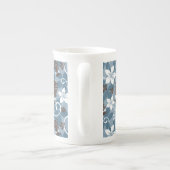 ルアウ（ハワイ式宴会）タイキ模様（青） ボーンチャイナマグカップ (裏面)