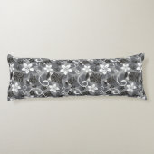 ルアウ（ハワイ式宴会）チキ模様（紫） ボディピロー (裏面)