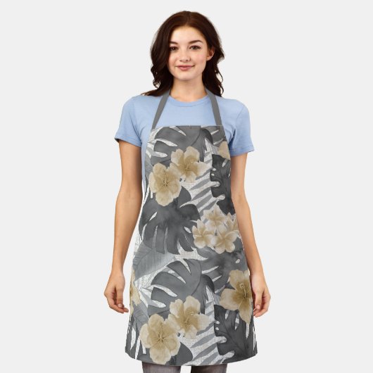 ルアナウォーターカラートロピカルグレーフローラエプロン エプロン (着用した状態)