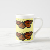ルイジアナチョウ(Viceroy Butterfly)の美しい自然写真 ボーンチャイナマグカップ (右)