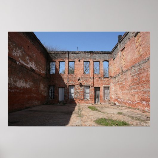 ルイジアナ州シュリーブポートの古い放棄建物 ポスター (正面)