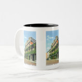 ルイジアナ州ニューオーリンズにあるアントワーヌのレストラン ツートーンマグカップ (正面左)