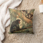 ルイ・サージェントによる赤い顔のクモの巣窟 クッション (ブランケット)