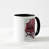 ルイXVIのスタイルの肘掛け椅子 マグカップ (正面右)