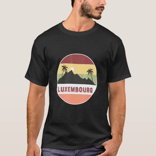 ルクセンブルクの山とヤシの木 Tシャツ (正面)