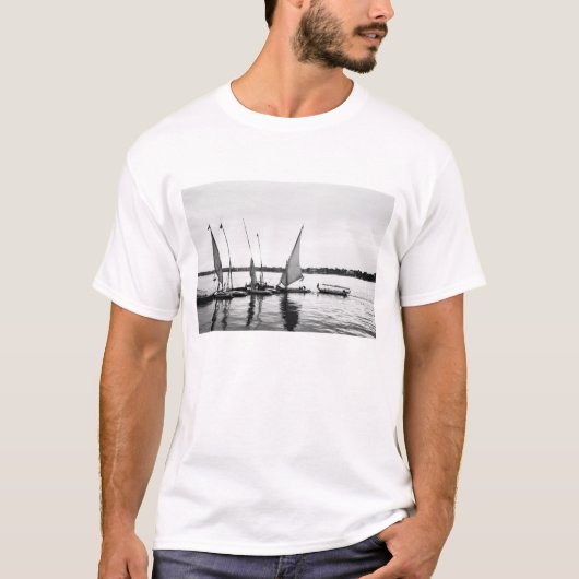 ルクソール エジプト, ナイル川のフェラッカ 2 Tシャツ (正面)