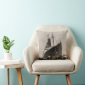 ルシタニアはヴィンテージニューヨークシティの1907年の着きます クッション (椅子)