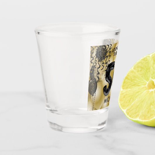 ルック誰が50歳になった – 誕生日 ショットグラス (左)