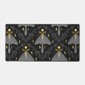 ルナガの蛾、月の相とツタのダマスクパターン デスクマット (正面)