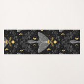 ルナガの蛾、月の相とツタのダマスクパターン ヨガマット (裏面(横))