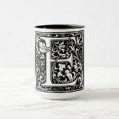 ルネッサンススタイルアルファベット文字Eオンマグカップ マグカップ (中央)