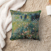 ルノアール – 庭にパラソルを持つ女性 クッション (ブランケット)