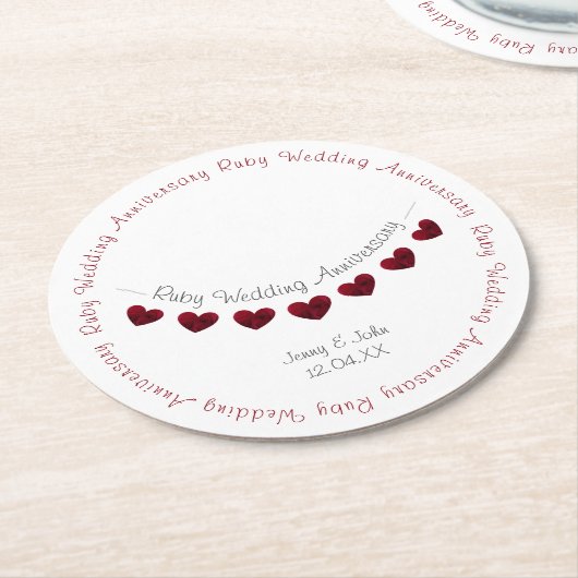 ルビーの40周年結婚のバント ラウンドペーパーコースター (アングル)