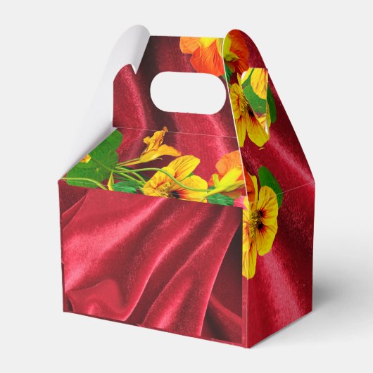 ルビーレッド記念日ドレープレッドベルベットナスタージウム フェイバーボックス (裏面サイド)