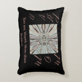 ルビー以上に価値がある角枕 アクセントクッション (正面(垂直))